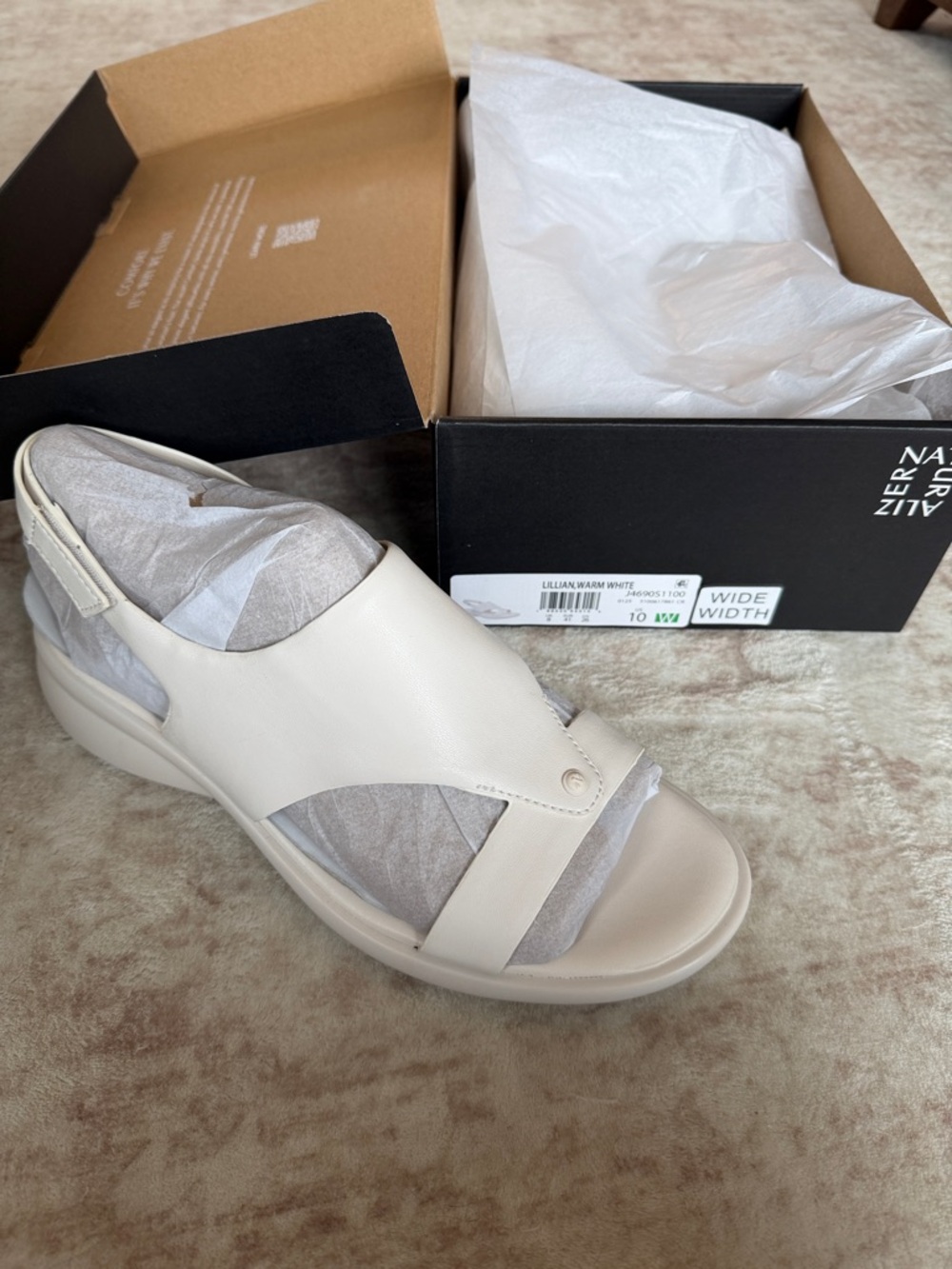 Naturalizer Lillian Wide Width Sandal in White/Cream